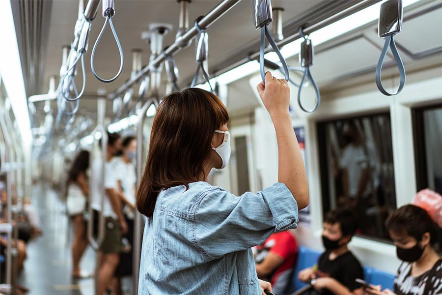 Aman Menggunakan Transportasi Umum di Era New Normal