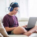 8-Kiat-Mencegah-Dampak-Negatif-Internet;-Kebocoran-Data-Pribadi-Pada-Anak