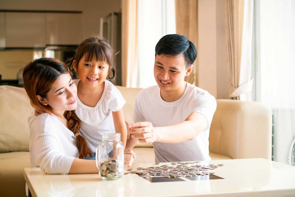 Stop-Rantai-Sandwich-Generation-Mulai-dari-Pola-Asuh-Anak