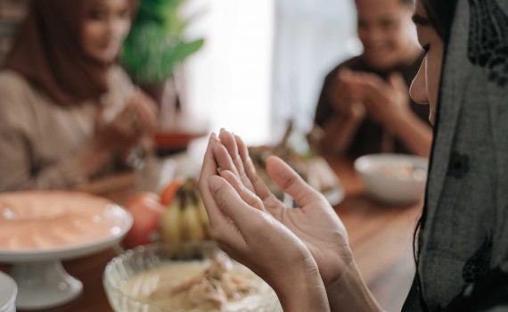 Menjalani Bulan Puasa dengan Hemat, Ini Dia Triknya