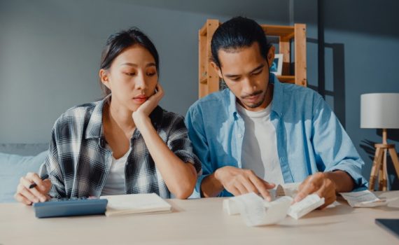 7 Kesalahan Mengatur Keuangan Rumah Tangga, Terlalu Bucin Salah Satunya