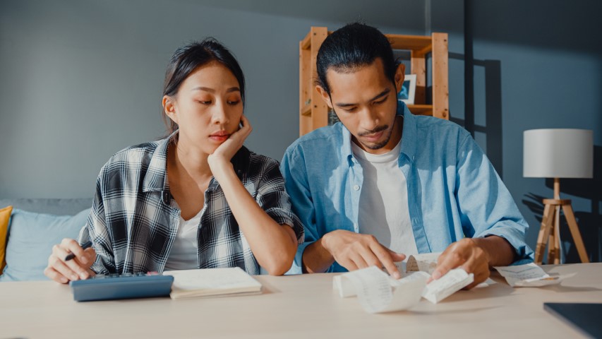 7 Kesalahan Mengatur Keuangan Rumah Tangga, Terlalu Bucin Salah Satunya
